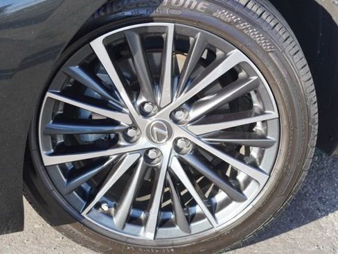 Used 2024 Lexus ES 350 w/ Premium Package image 10