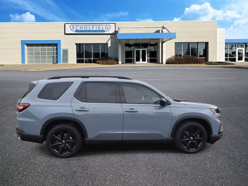 Used 2025 Honda Pilot Black Edition image 2