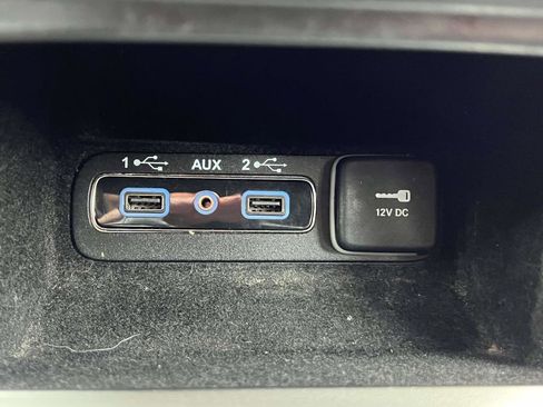 Used 2018 Jeep Grand Cherokee Limited image 28