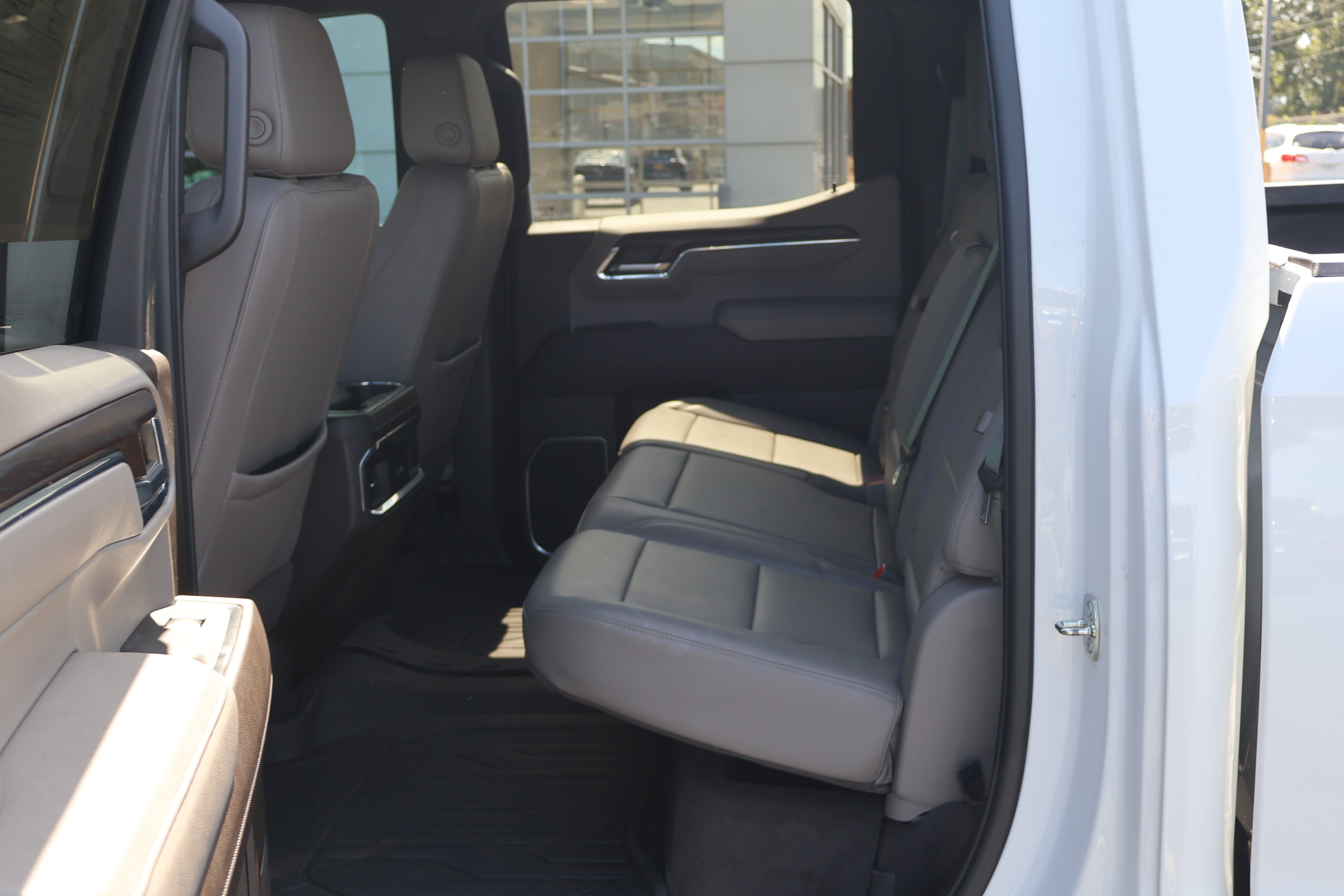 Used 2023 GMC Sierra 1500 SLT w/ SLT Premium Package AWD/4WD image 12