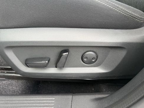 Used 2026 Nissan Rogue SV FWD image 16