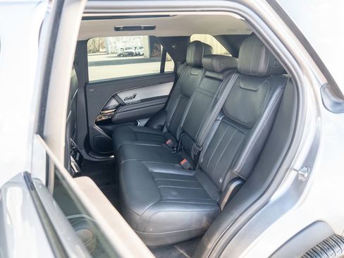 Used 2024 Land Rover Range Rover Sport SE image 36