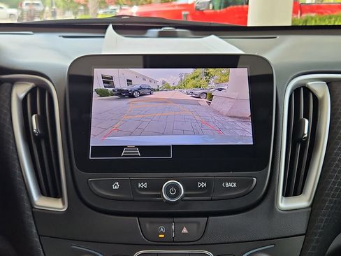 Used 2025 Chevrolet Malibu LT FWD image 18