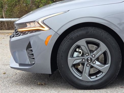 Used 2021 Kia K5 LX image 5