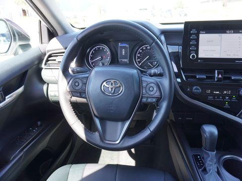Used 2023 Toyota Camry SE FWD image 13