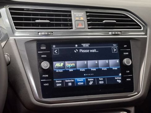 Used 2023 Volkswagen Tiguan SE FWD image 16