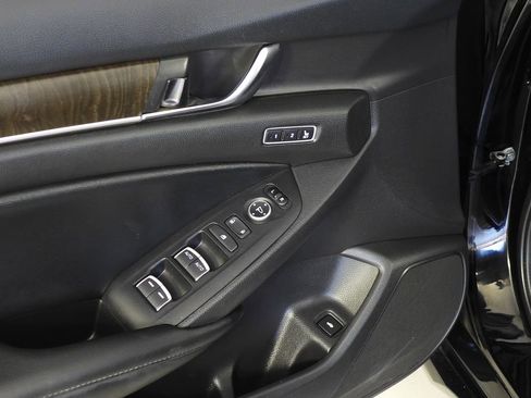 Used 2022 Honda Accord EX-L image 12