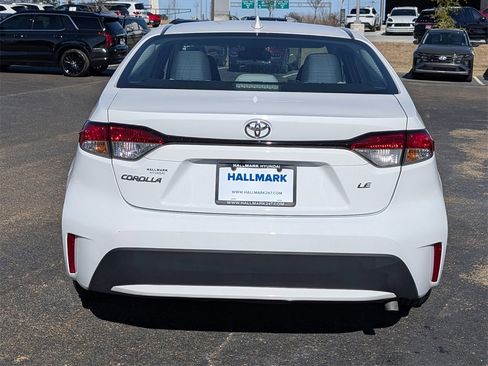 Used 2021 Toyota Corolla LE image 5
