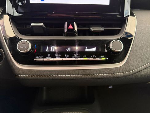 Used 2023 Toyota Corolla SE w/ SE Premium Package FWD image 33