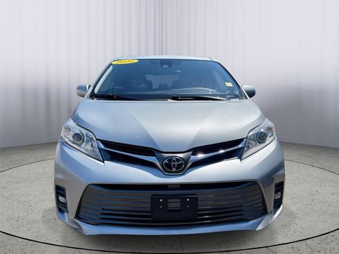 Used 2020 Toyota Sienna XLE FWD image 33
