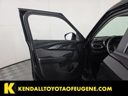 Used 2023 Chevrolet TrailBlazer LT w/ Convenience Package AWD/4WD image 20
