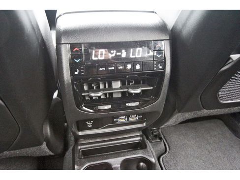 Used 2023 Jeep Grand Cherokee L Overland w/ Advanced Protech Group III AWD/4WD image 16