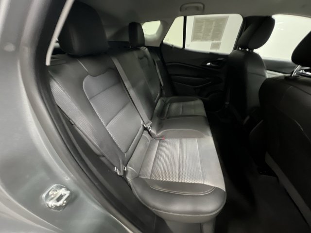 Used 2025 Chevrolet Trax LT FWD image 25