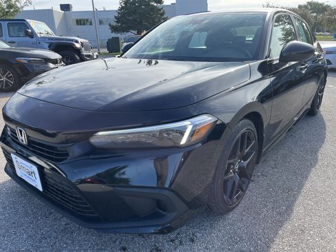 Used 2023 Honda Civic Sport image 2