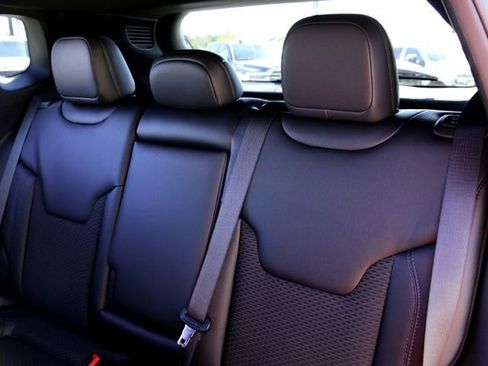 New 2026 Jeep Compass Latitude image 19