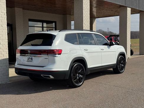 Used 2024 Volkswagen Atlas SE image 12