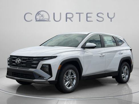 New 2026 Hyundai Tucson SE FWD image 1