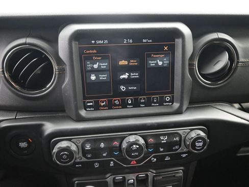 Used 2021 Jeep Wrangler Unlimited Sahara AWD/4WD image 17