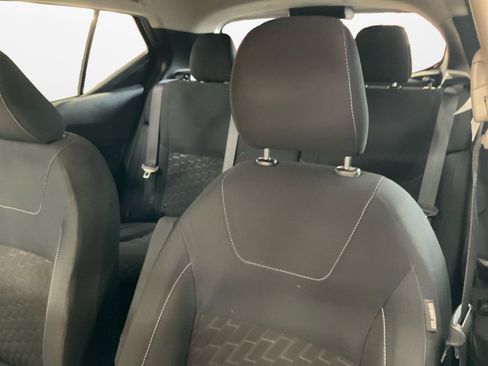 Used 2022 Nissan Kicks S image 13