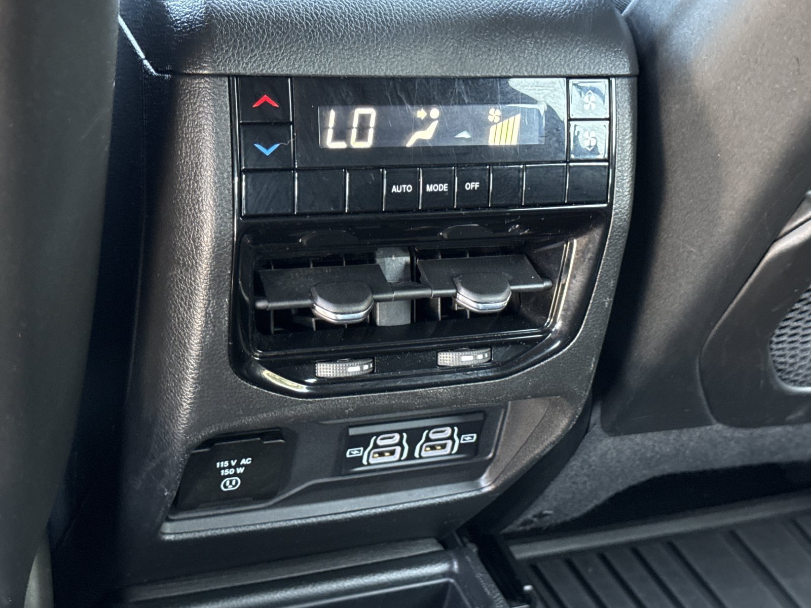 Used 2024 Jeep Grand Cherokee L Laredo AWD/4WD image 13