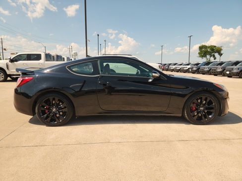Used 2015 Hyundai Genesis 3.8 RWD image 7