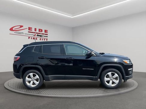 Used 2018 Jeep Compass Latitude w/ Popular Equipment Group AWD/4WD image 11