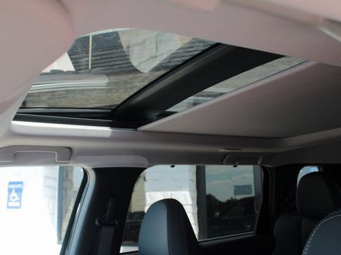 New 2025 Mitsubishi Outlander SEL image 9