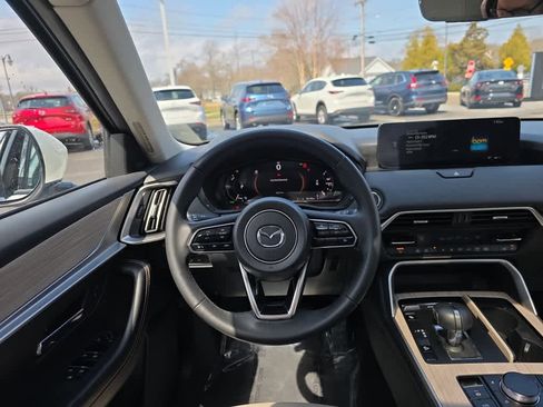 Used 2024 MAZDA CX-90 Plug-In Hybrid w/ Premium Pkg image 17