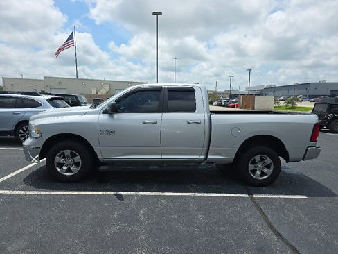Used 2017 RAM 1500 Classic SLT AWD/4WD image 9