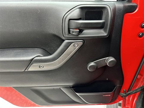 Used 2015 Jeep Wrangler Unlimited Sport w/ Connectivity Group image 13