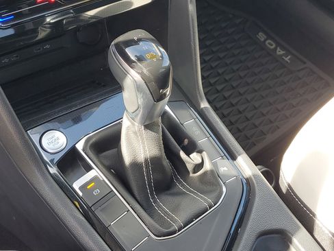 Used 2025 Volkswagen Taos SE image 26