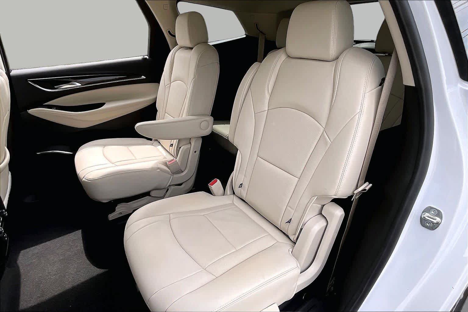 Used 2024 Buick Enclave Essence FWD image 37
