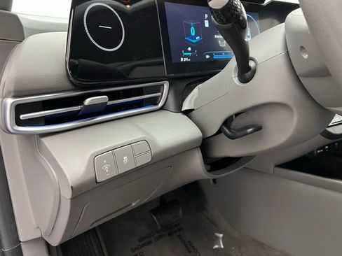 Used 2024 Hyundai Elantra SEL image 8