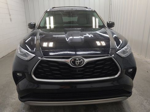 Used 2020 Toyota Highlander Platinum AWD/4WD image 14