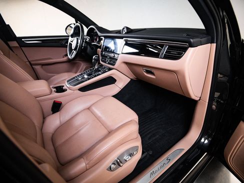 Certified 2021 Porsche Macan S AWD/4WD image 28