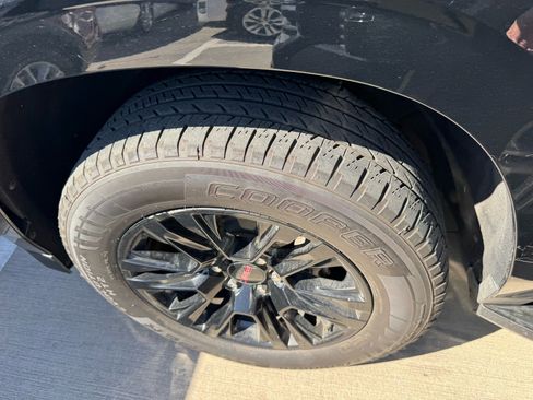 Used 2021 GMC Yukon XL Denali AWD/4WD image 8