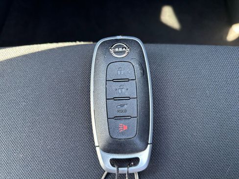 Used 2025 Nissan Versa SV FWD image 21