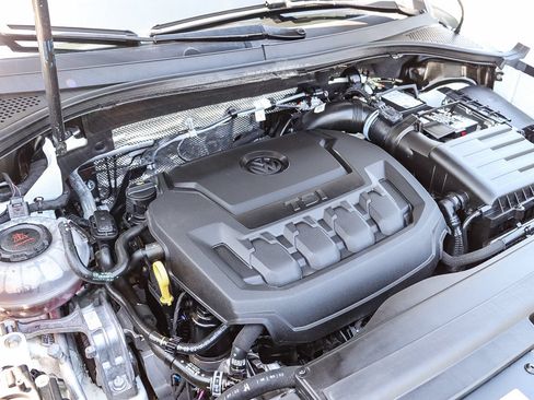 Certified 2022 Volkswagen Tiguan SE FWD image 27