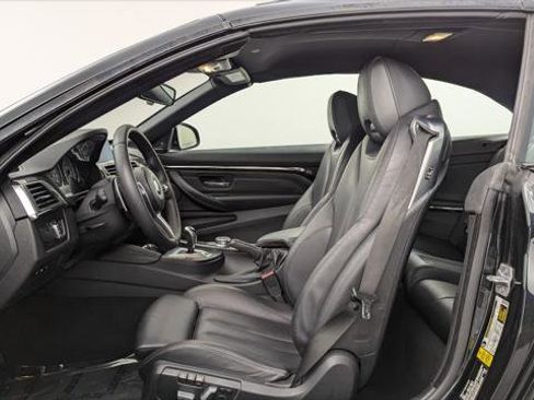 Used 2018 BMW M4 Convertible image 14