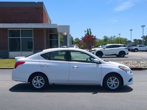 Used 2019 Nissan Versa SV w/ SV Special Edition Package FWD image 2