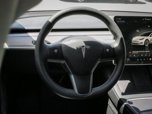 Used 2022 Tesla Model 3 Long Range AWD/4WD image 6