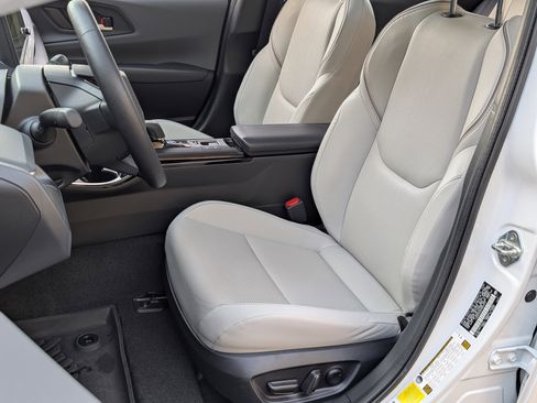 Used 2024 Toyota Prius XLE image 17