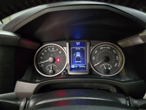 Used 2020 Toyota Tacoma SR5 image 24