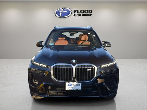 Used 2025 BMW X7 M60i w/ Executive Package image 2