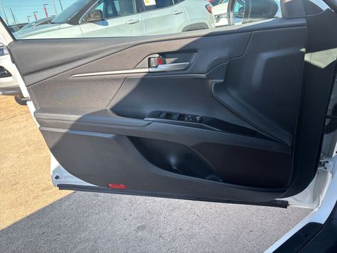 Used 2025 Toyota Camry LE image 18