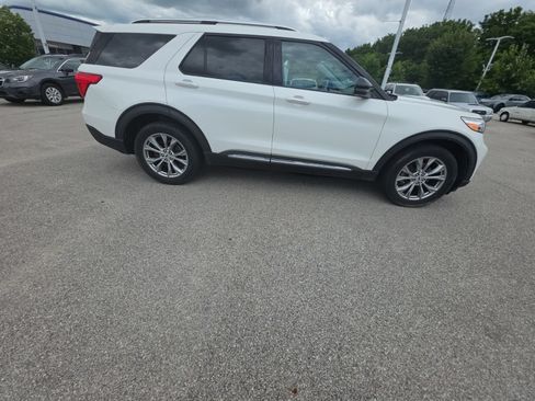 Used 2021 Ford Explorer Limited AWD/4WD image 16