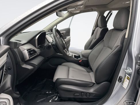 Used 2025 Subaru Outback Limited AWD/4WD image 11