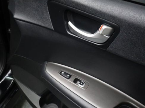 Used 2018 Kia Optima S w/ 18" Alloy Wheels Package image 14