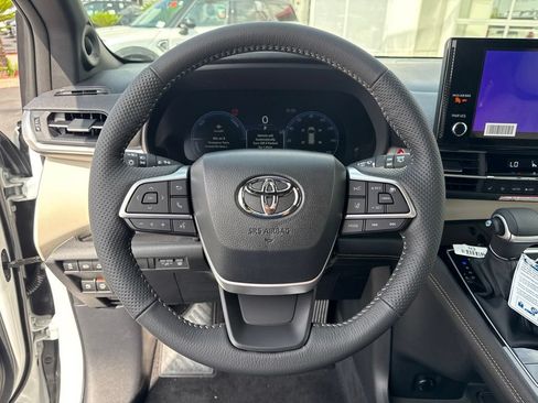 New 2026 Toyota Sienna Platinum AWD/4WD image 22
