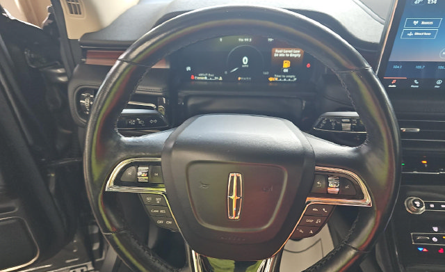 Used 2023 Lincoln Nautilus Reserve AWD/4WD image 7